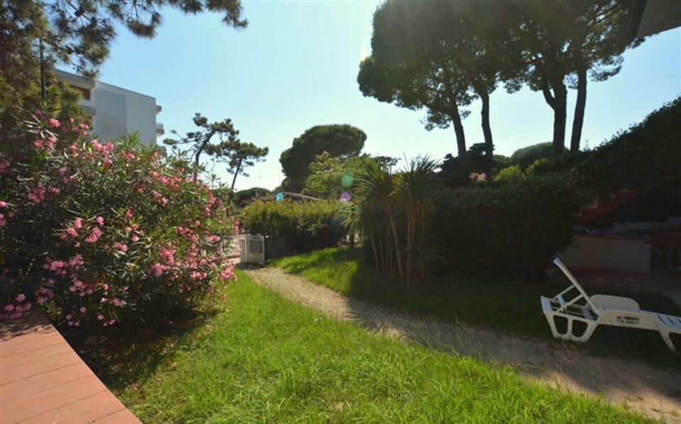Apartment, 2 Bedrooms, Patio, Garden View | Garden