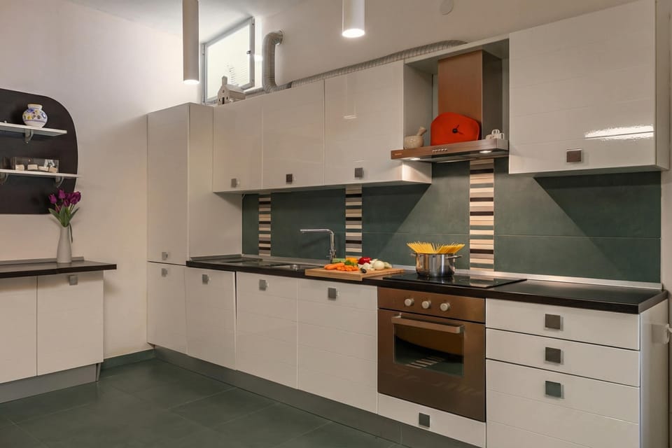Family Villa, 5 Bedrooms, Microwave (Luxury Pool Villa Rosa Magica) | Private kitchen