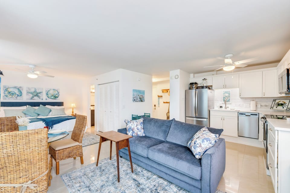 Estero Beach and Tennis 906A