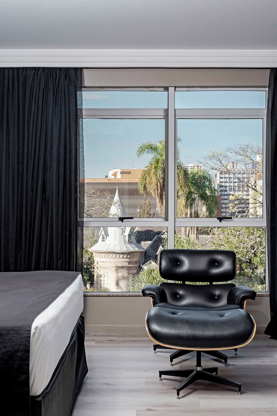 Comfort Double Room | Minibar, in-room safe, laptop workspace, blackout drapes