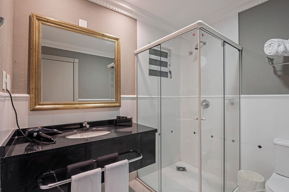 Superior Double Room | Bathroom | Free toiletries, hair dryer, towels, soap