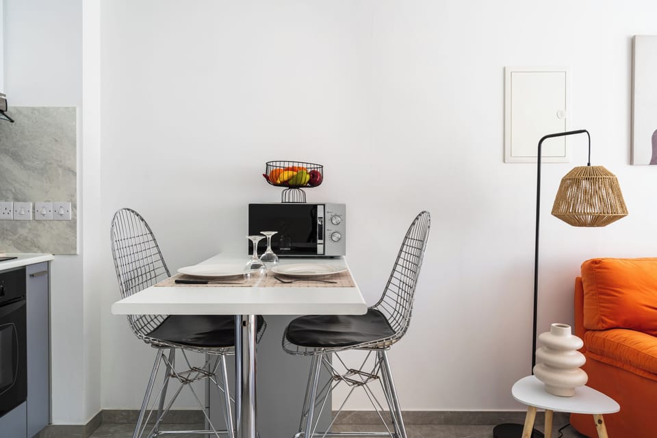 Apartment, 1 Bedroom, City View, Mezzanine | Dining room