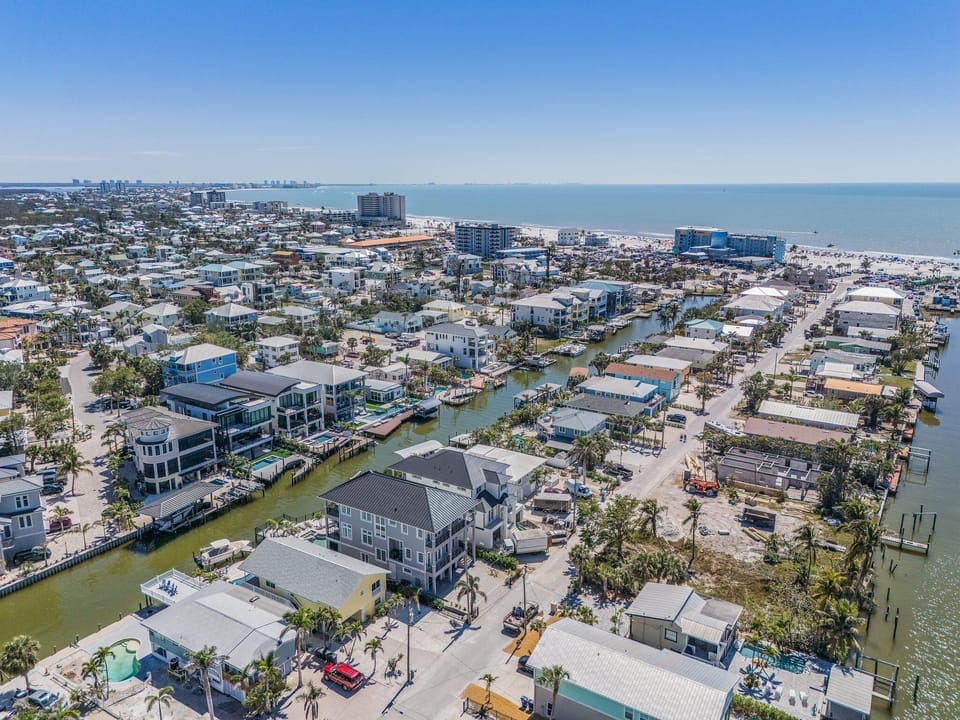 House, 5 Bedrooms | Aerial view