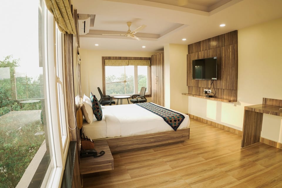 Luxury Suite, City View | Iron/ironing board, free WiFi, bed sheets