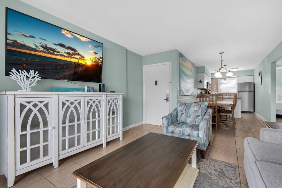 Condo, Multiple Beds (Villas on the Gulf unit D2) | Living area