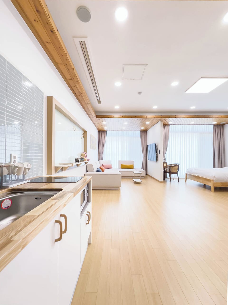 Pine One Suite | Down comforters, free WiFi, bed sheets