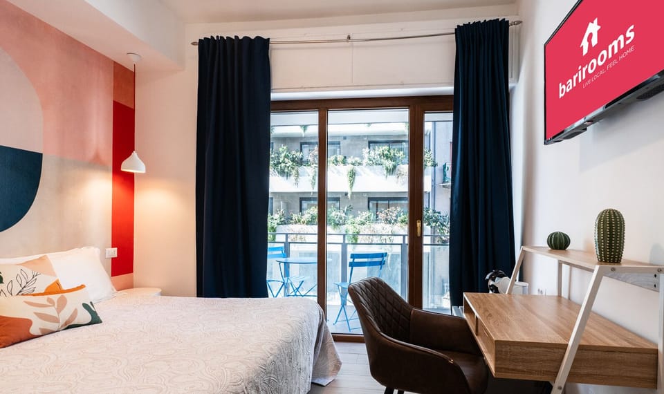 Double Room | In-room safe, desk, soundproofing, iron/ironing board