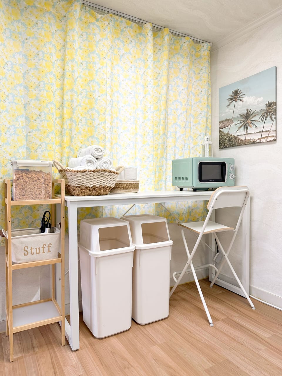 Double Room, 2 Double Beds (non-Korean nationals only) | Living area | 81-cm flat-screen TV with satellite channels