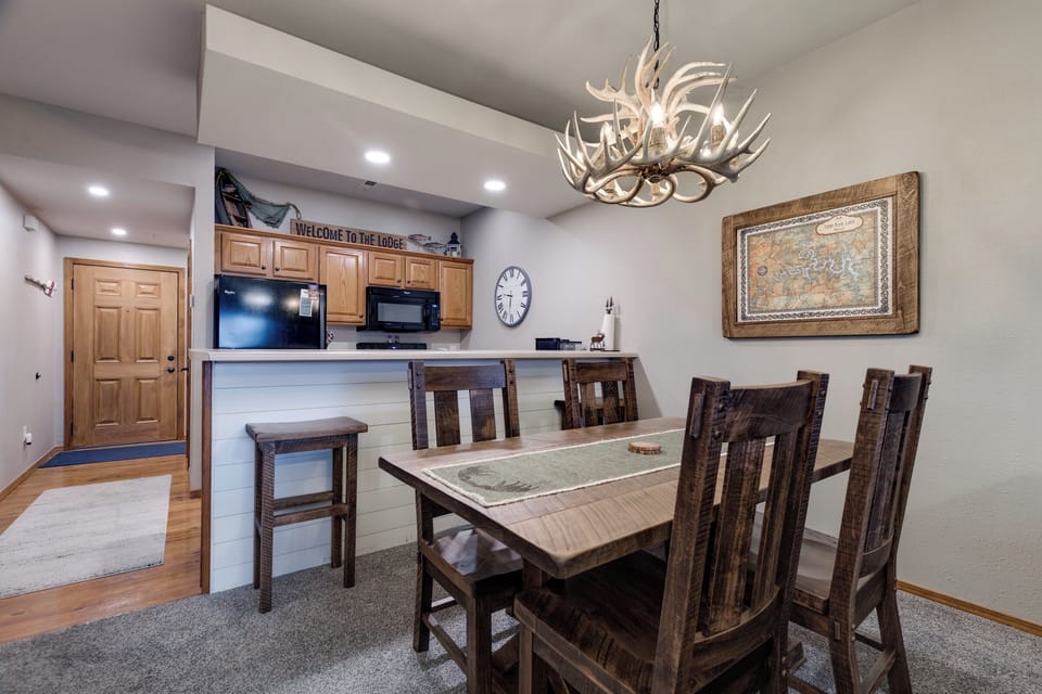 Dining to Kitchen