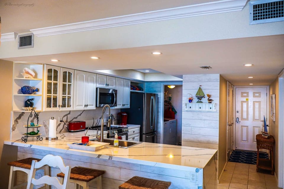 Indoors, Kitchen, Home Decor, Appliance, Microwave
