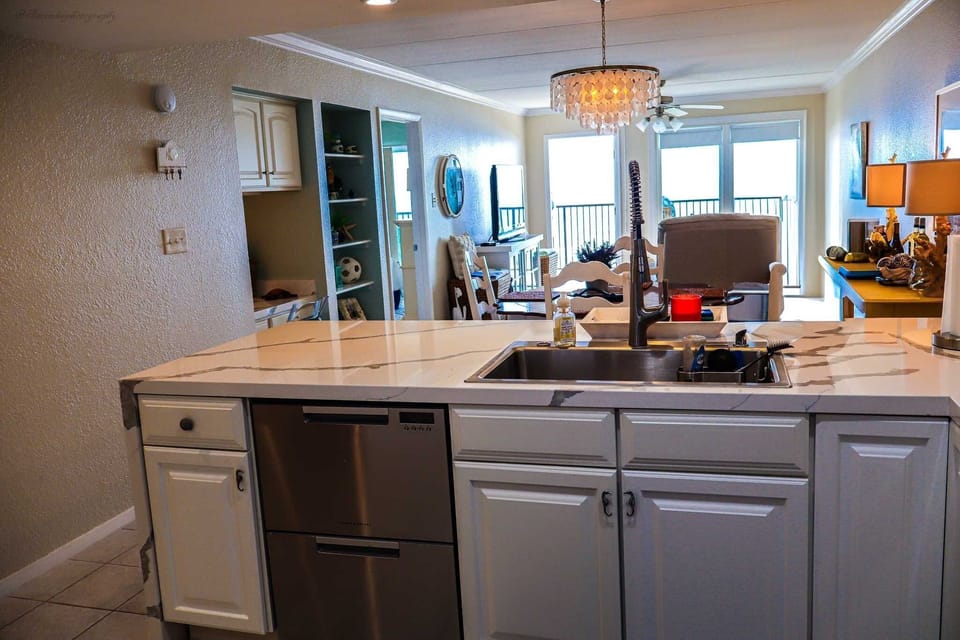 Sink, Indoors, Kitchen, Sink Faucet, Lamp