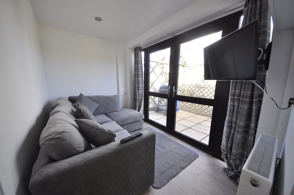Chalet | Living area | TV, fireplace