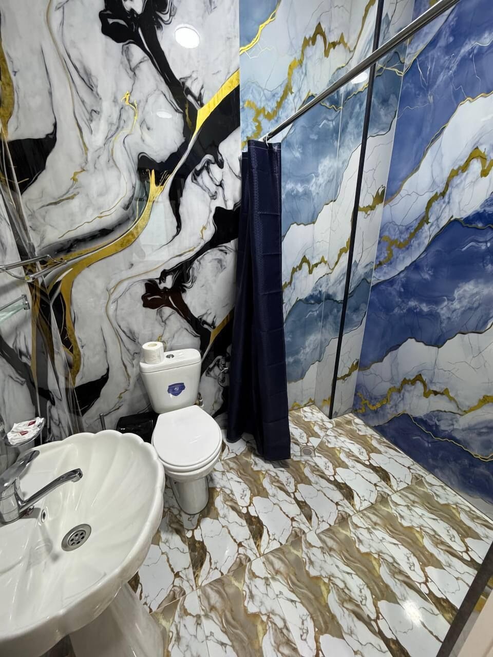 Comfort Double or Twin Room | Bathroom