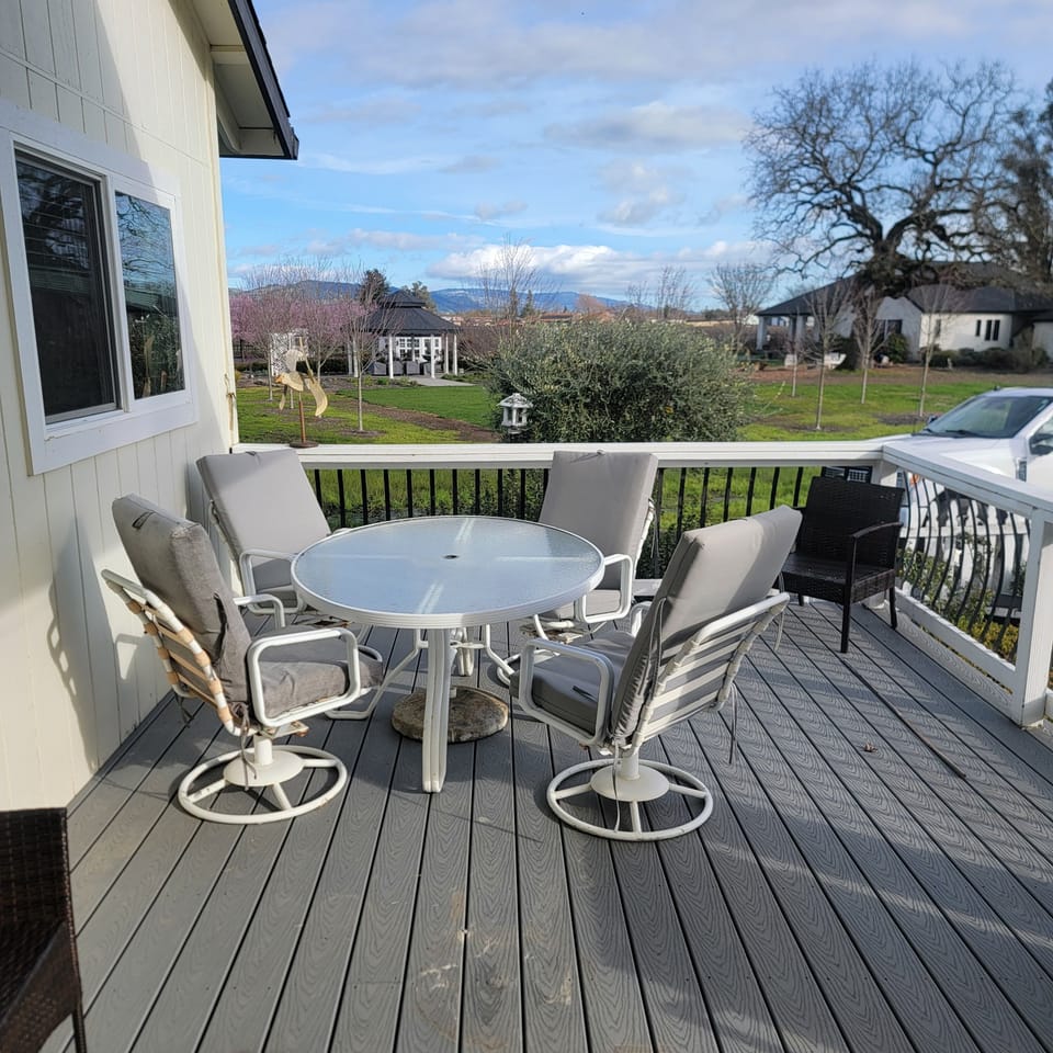 Deck area with Barbque