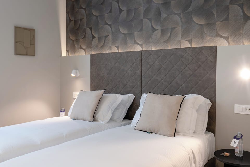 Double or Twin Room | Minibar, in-room safe, desk, laptop workspace