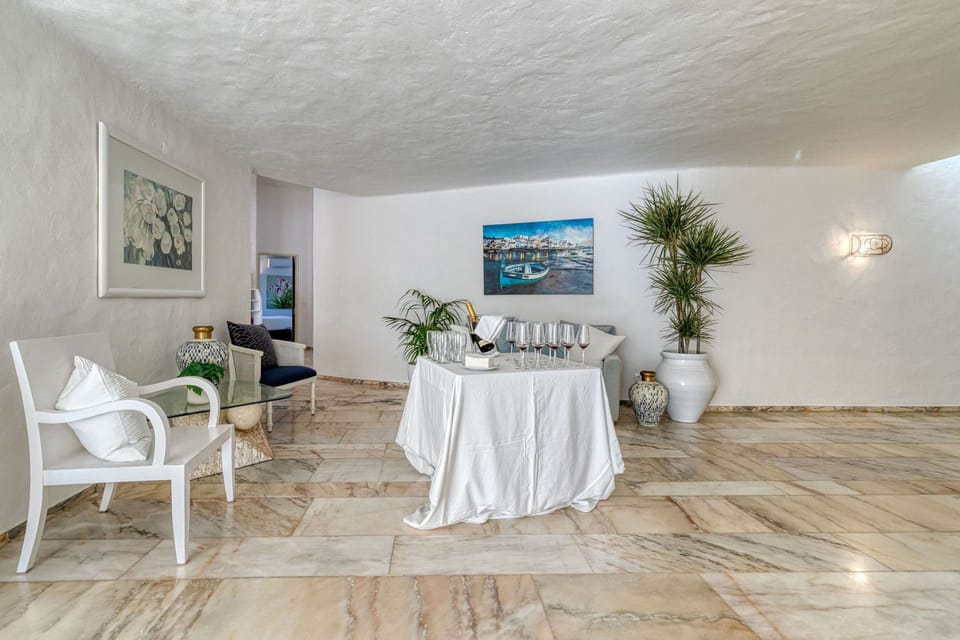 Golfinhos Magnificent Spacious 5 Bedroom Villa Villa in Carvoeiro