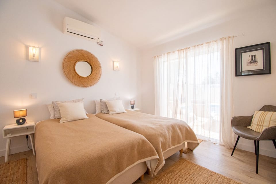 67 adm 3 Bedroom Villa Walking Distance to Carvo Villa in Carvoeiro