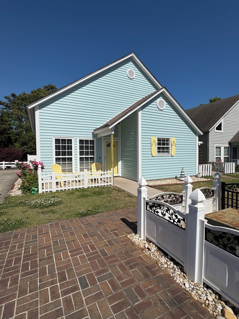 Same "cute" house with new siding!  (2026)