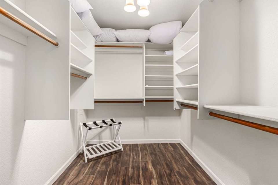 House | 4 bedrooms, desk, high-speed internet