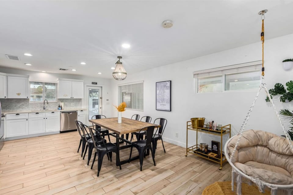 House | 4 bedrooms, high-speed internet