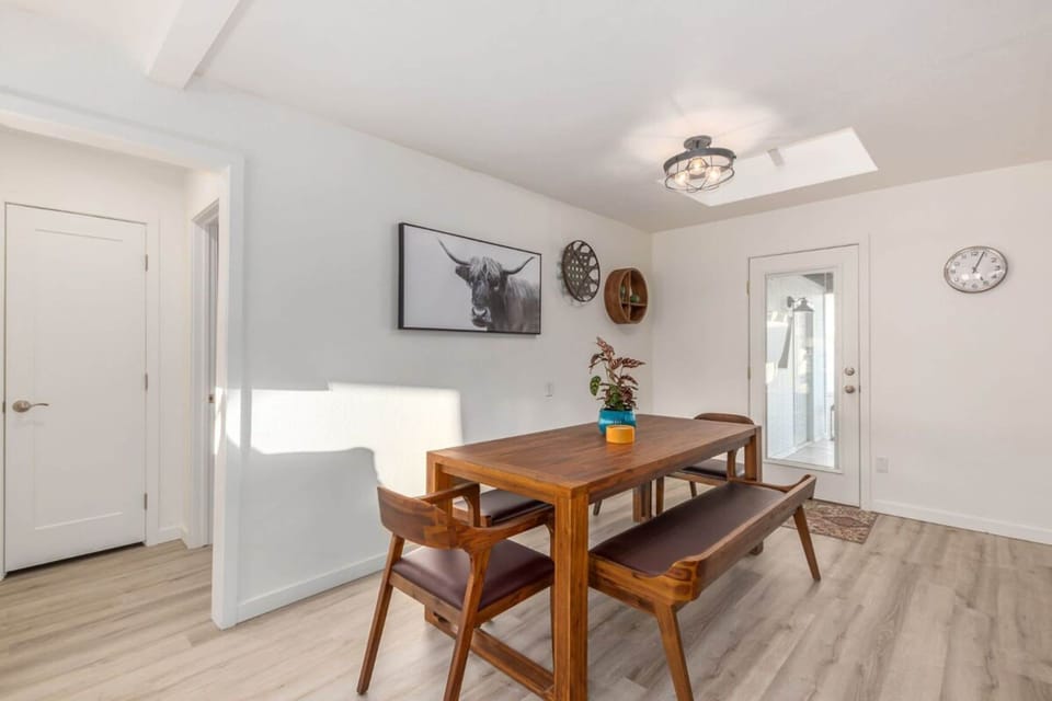 House | 4 bedrooms, high-speed internet