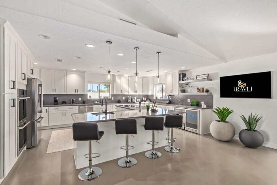 House | 5 bedrooms, Internet