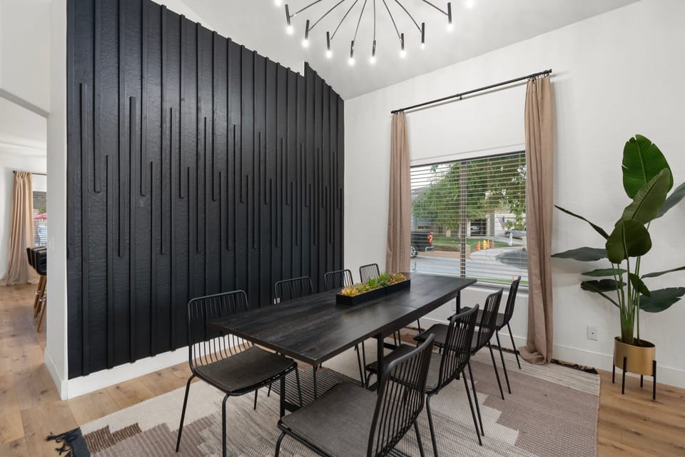 House | 6 bedrooms, desk, high-speed internet
