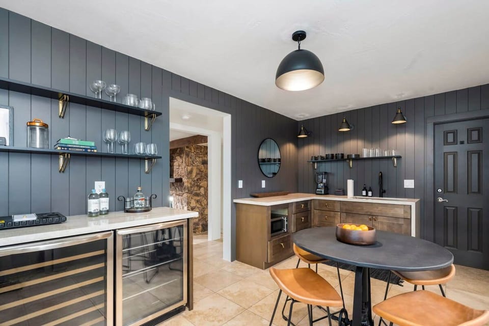 House | 4 bedrooms, desk, Internet