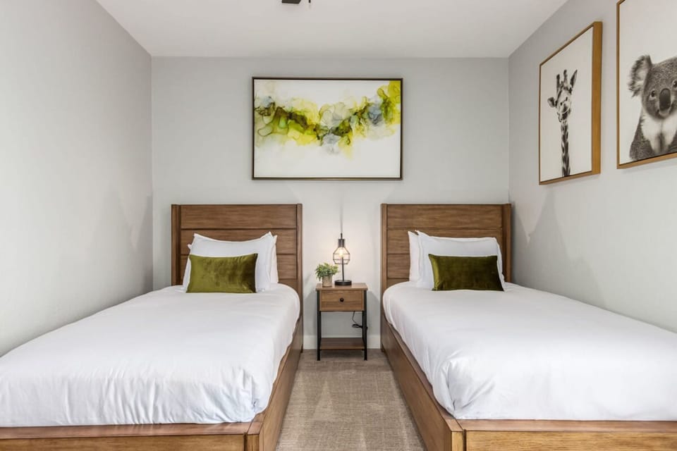 House | 4 bedrooms, desk, high-speed internet