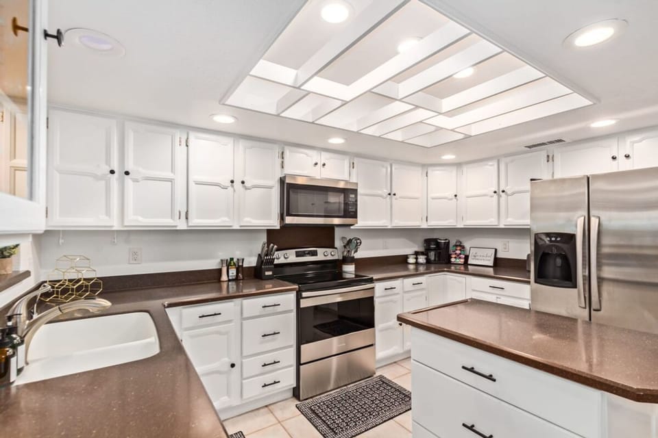 House | 5 bedrooms, high-speed internet
