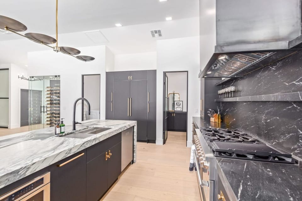 House | 4 bedrooms, high-speed internet