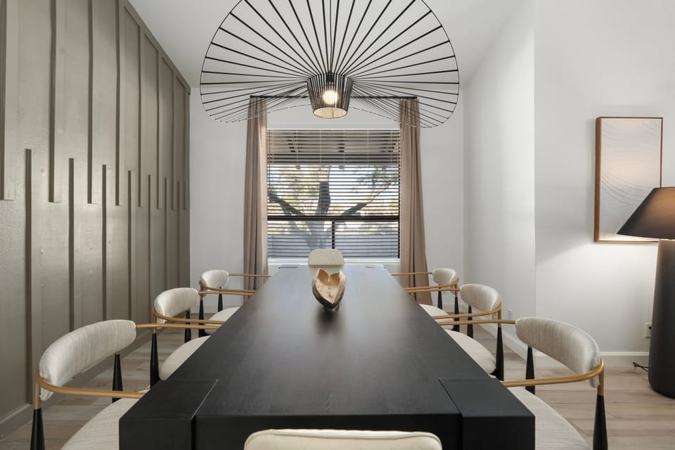 House | 5 bedrooms, high-speed internet