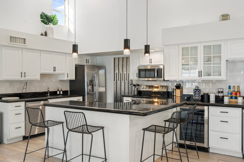 House | 5 bedrooms, high-speed internet