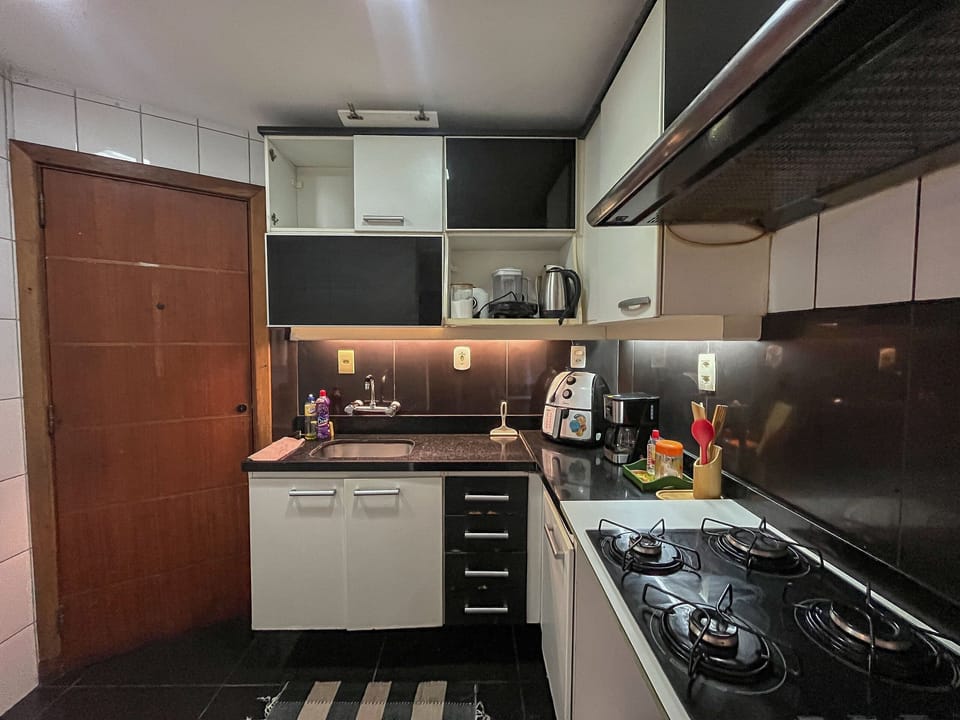 Apartment | Private kitchen | Dining table