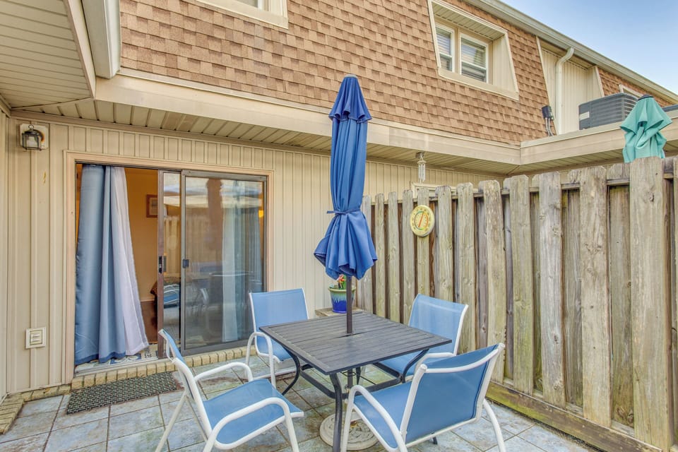 Patio | Outdoor Dining Area