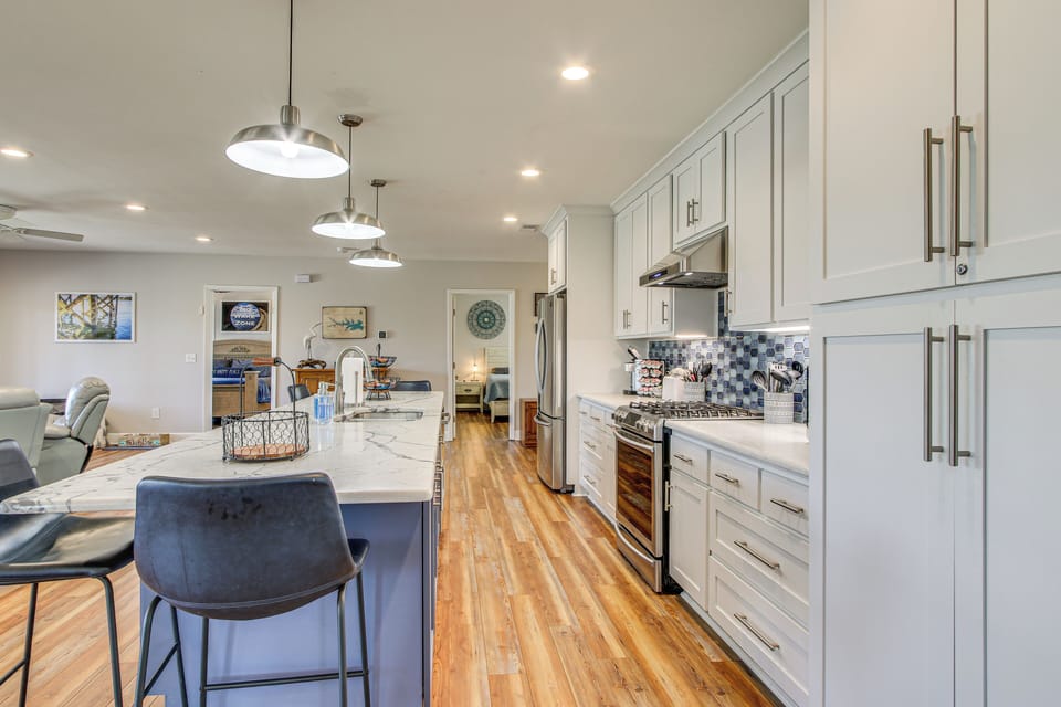 Kitchen | Keurig & Drip Coffee Makers | Toaster | Blender | Cooking Basics