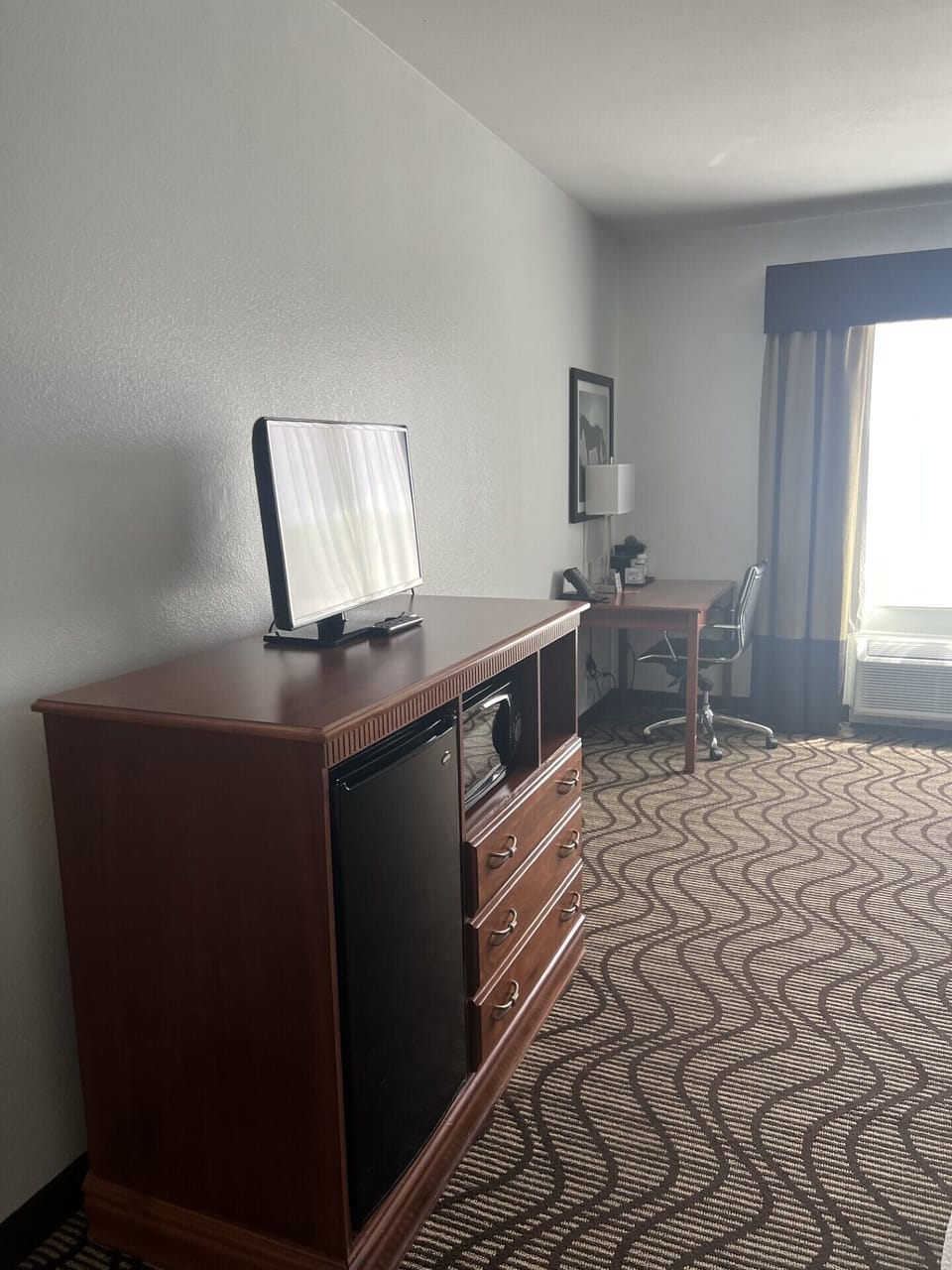 Basic Single Room | Desk, free WiFi, bed sheets