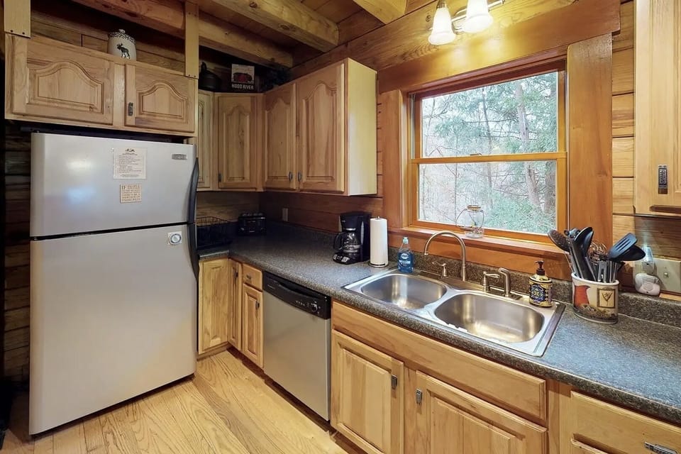 Full Kitchen - View 2