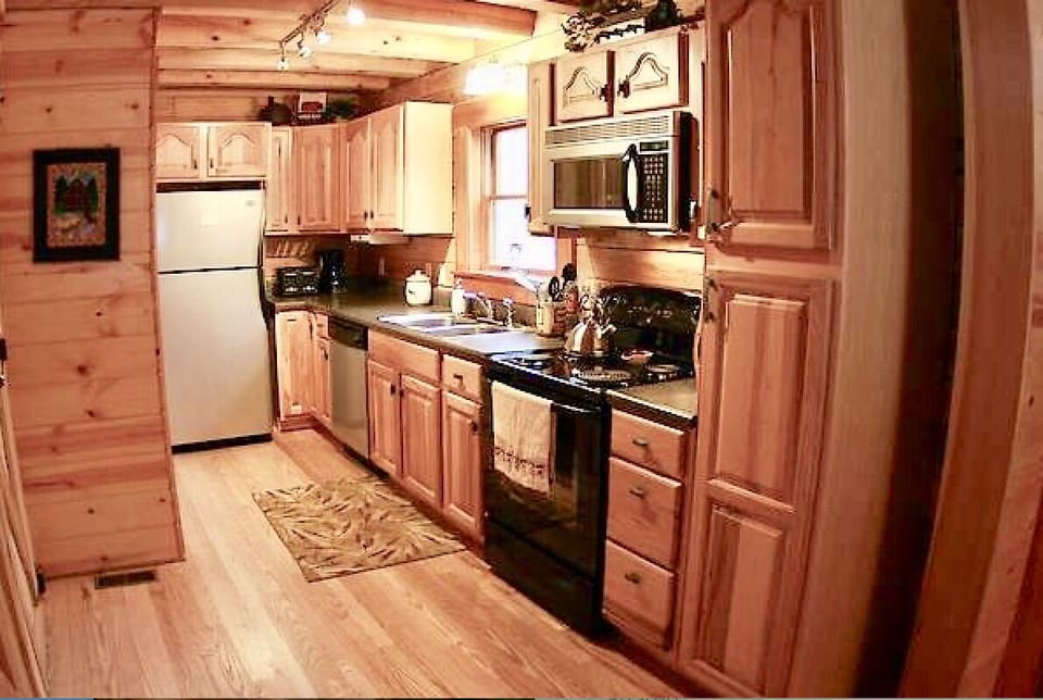 Full Kitchen - View 1