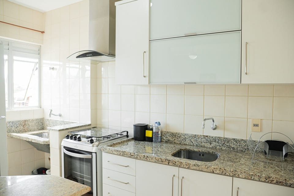 Premium Apartment | Private kitchen | Fridge, cookware/dishes/utensils