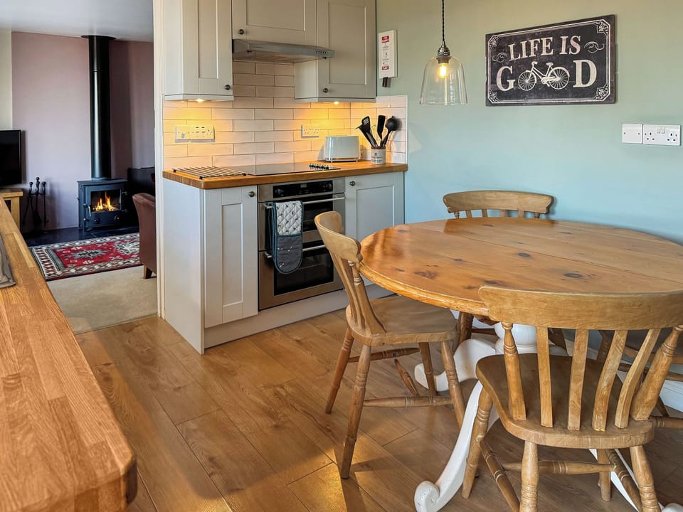 Kitchen/diner | Derwent Cottage - Low Penhowe, Burythorpe, near Malton