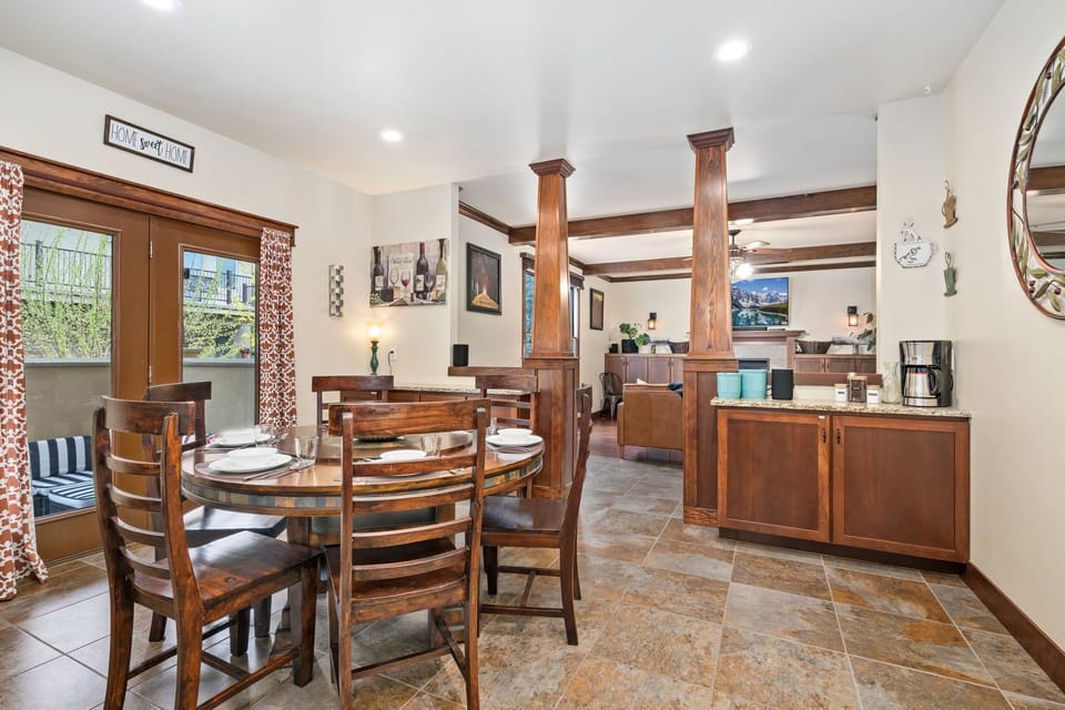House, Multiple Beds, Patio, Garden View (7510 Poudre River Rd) | Dining