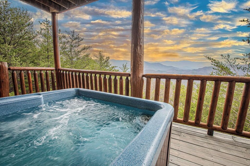 Unwind in your private hot tub with breathtaking views! 🌲✨ Enjoy the serenity of 8 acres with a stunning preserve right at your doorstep. Perfect for relaxation and reconnecting with nature!