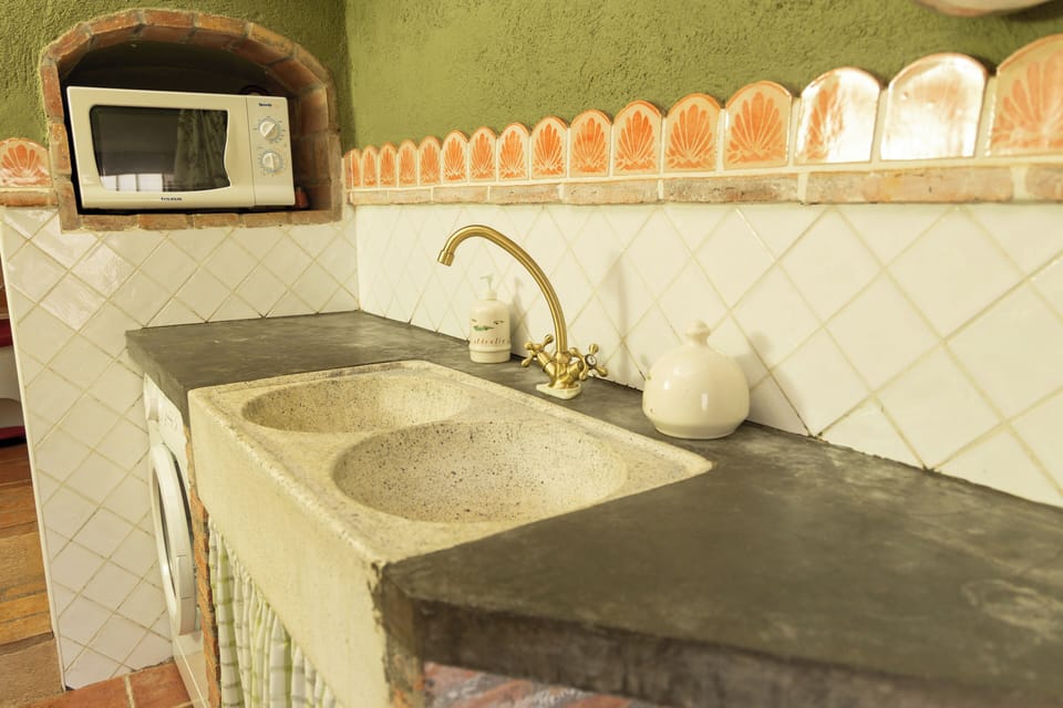 House, Patio, Mountain View | Private kitchen