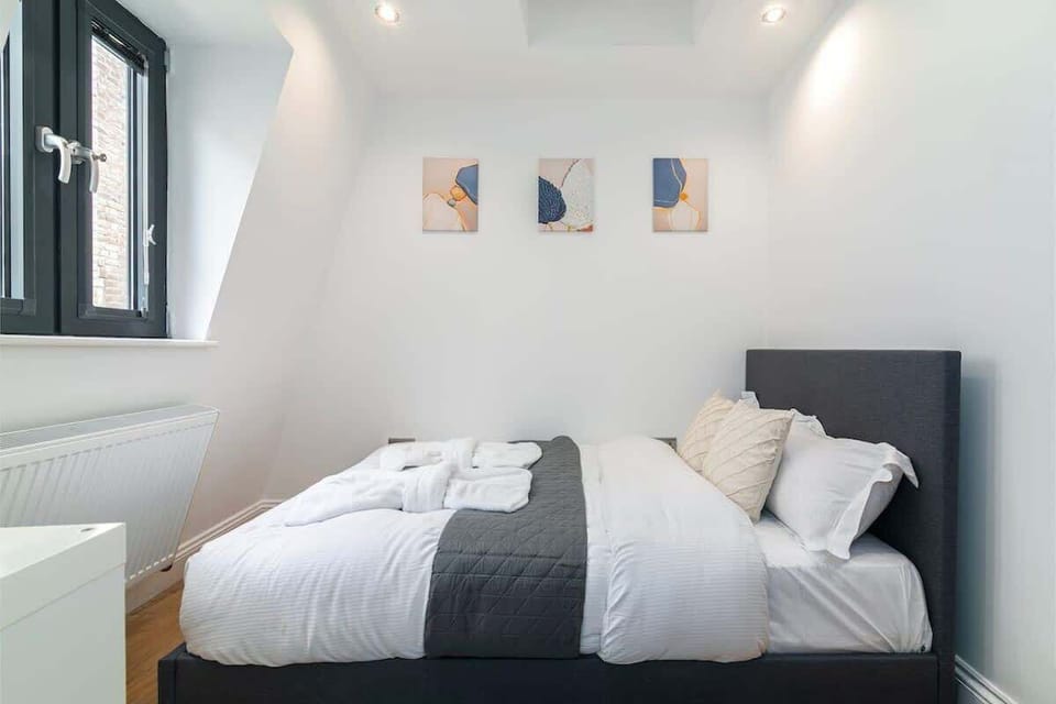 Bedroom 2 with wardrobe and double size bed