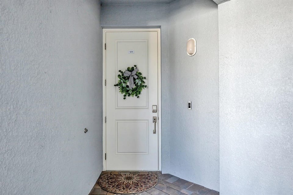 3 bedroom, 2 bathroom, 1st floor condo in the beautiful Heritage Landing Golf Resort & Country Club