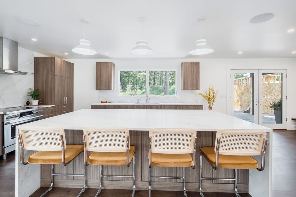 Bar Seating for Four People | Main Level
