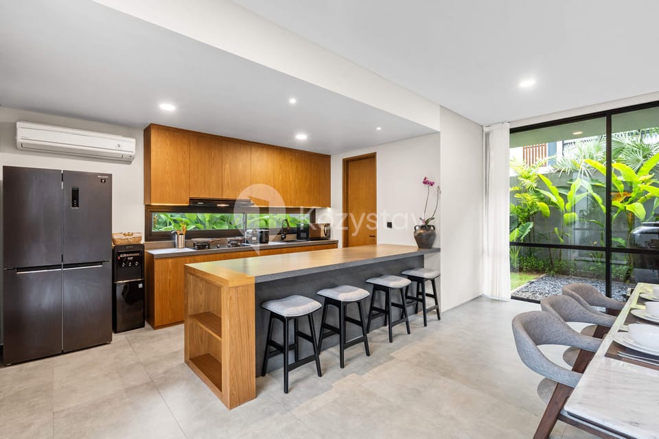Villa, 4 Bedrooms, Private Pool, Pool View | Private kitchen | Electric kettle