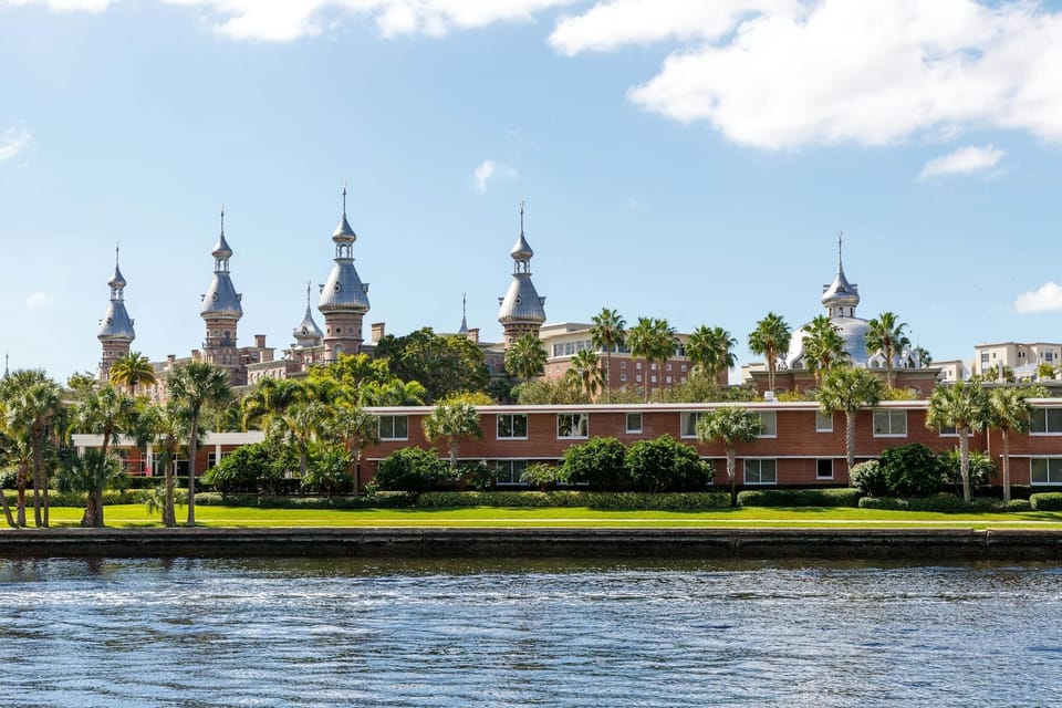 Walking distance to Uni of Tampa main campus and Riverwalk, Museum of Art