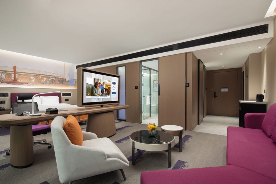 Design Suite, City View | Desk, laptop workspace, blackout drapes, soundproofing